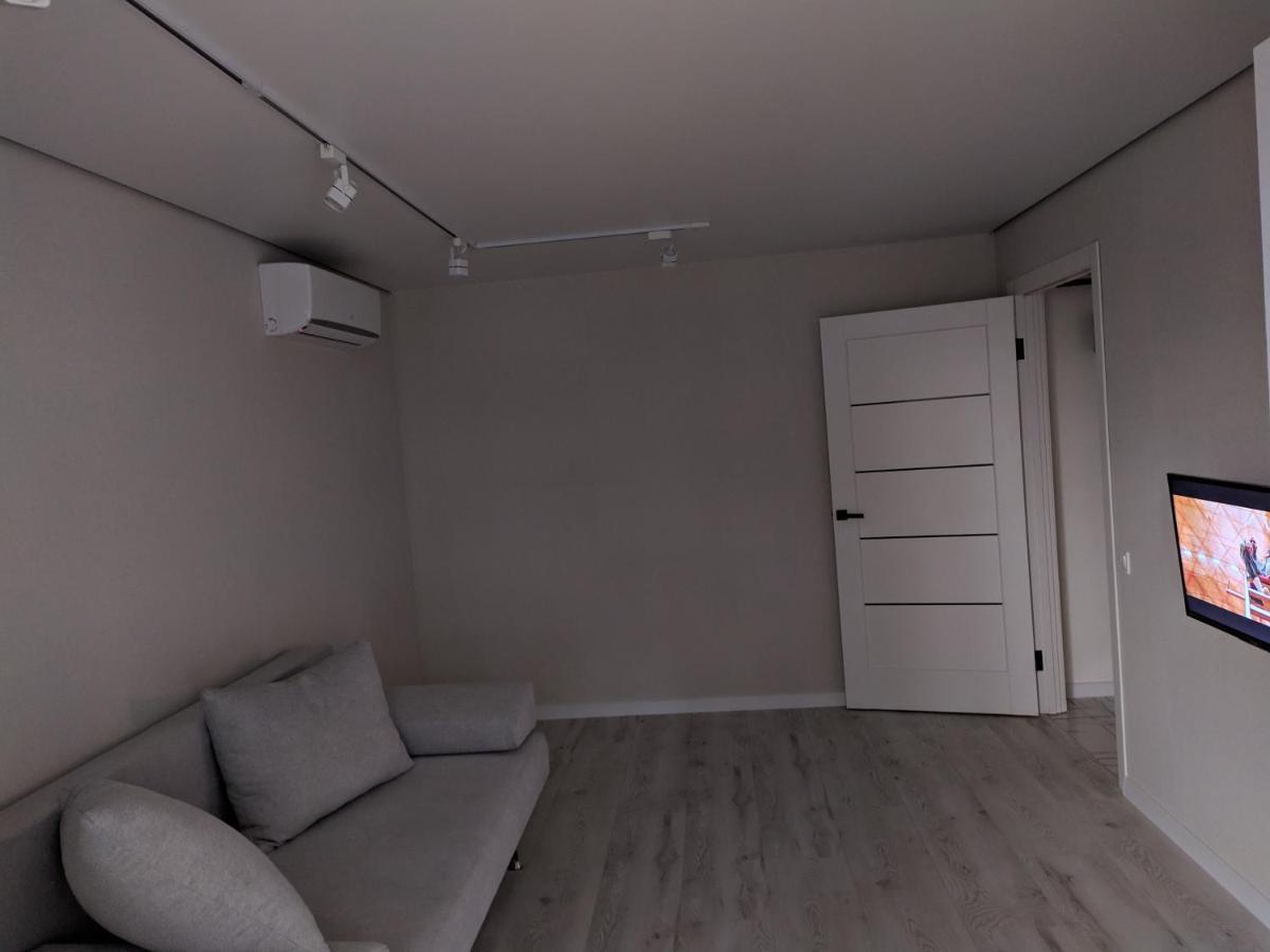 Cozy 75 Apart In Center - 2Х Кімнатна Квартира В Центрі Кропивницького Kropyvnytskyi Ngoại thất bức ảnh